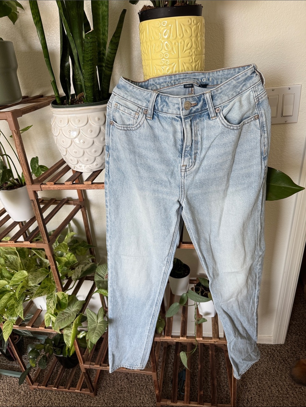 American Eagle Light Wash Mom Jeans